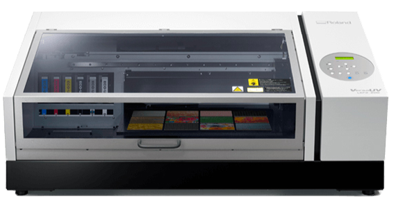 Roland LEF-200 フラットベットUVインクジェットプリンタ
